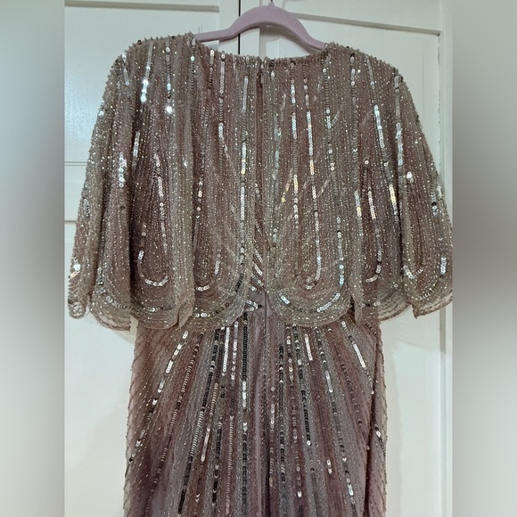 NWT |Mac Duggal 93583 Pink Vintage Rose Sequined V Neck Cape Sleeve Gown Size 8 - Picture 15 of 17